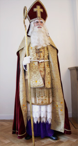 De Sint in vol ornaat